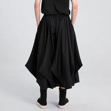 Load image into Gallery viewer, Black Loose Irregular Pants Hakama
