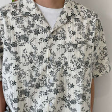 Load image into Gallery viewer, Floral Casual Loose Short-sleeved Shirt
