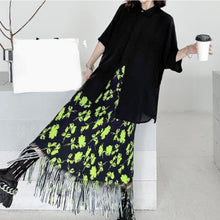 Load image into Gallery viewer, Loose Peated Printed Fringe Skirt
