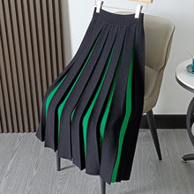 Load image into Gallery viewer, Autumn and Winter Thick Color Block Pleated Skirt
