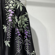 Load image into Gallery viewer, Floral Embroidered Buttonless Cardigan
