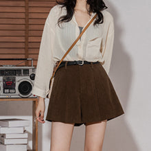 Load image into Gallery viewer, Vintage Corduroy Pleated High-waisted Wide-leg Shorts
