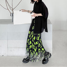 Load image into Gallery viewer, Loose Peated Printed Fringe Skirt
