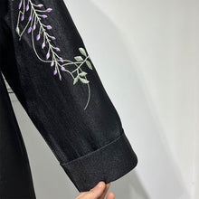 Load image into Gallery viewer, Floral Embroidered Buttonless Cardigan
