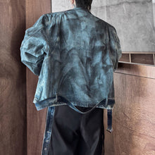 Load image into Gallery viewer, Pleated Spray-painted Stand-up Collar Jacket
