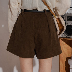 Vintage Corduroy Pleated High-waisted Wide-leg Shorts