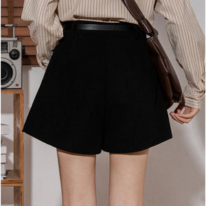 Vintage Corduroy Pleated High-waisted Wide-leg Shorts