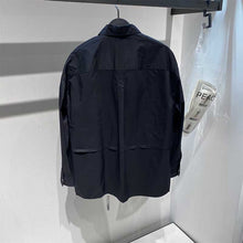 Load image into Gallery viewer, Cargo Pocket Flip Pocket Shirt
